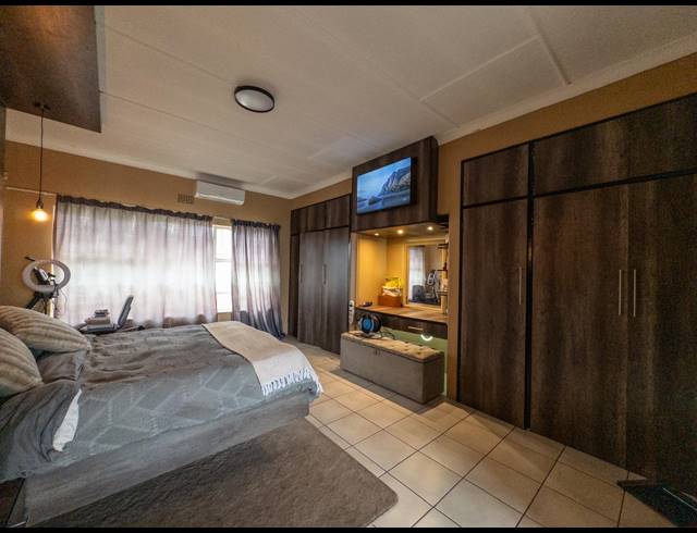 4 BEDROOM HOUSE FOR SALE IN BRAKPAN CENTRAL